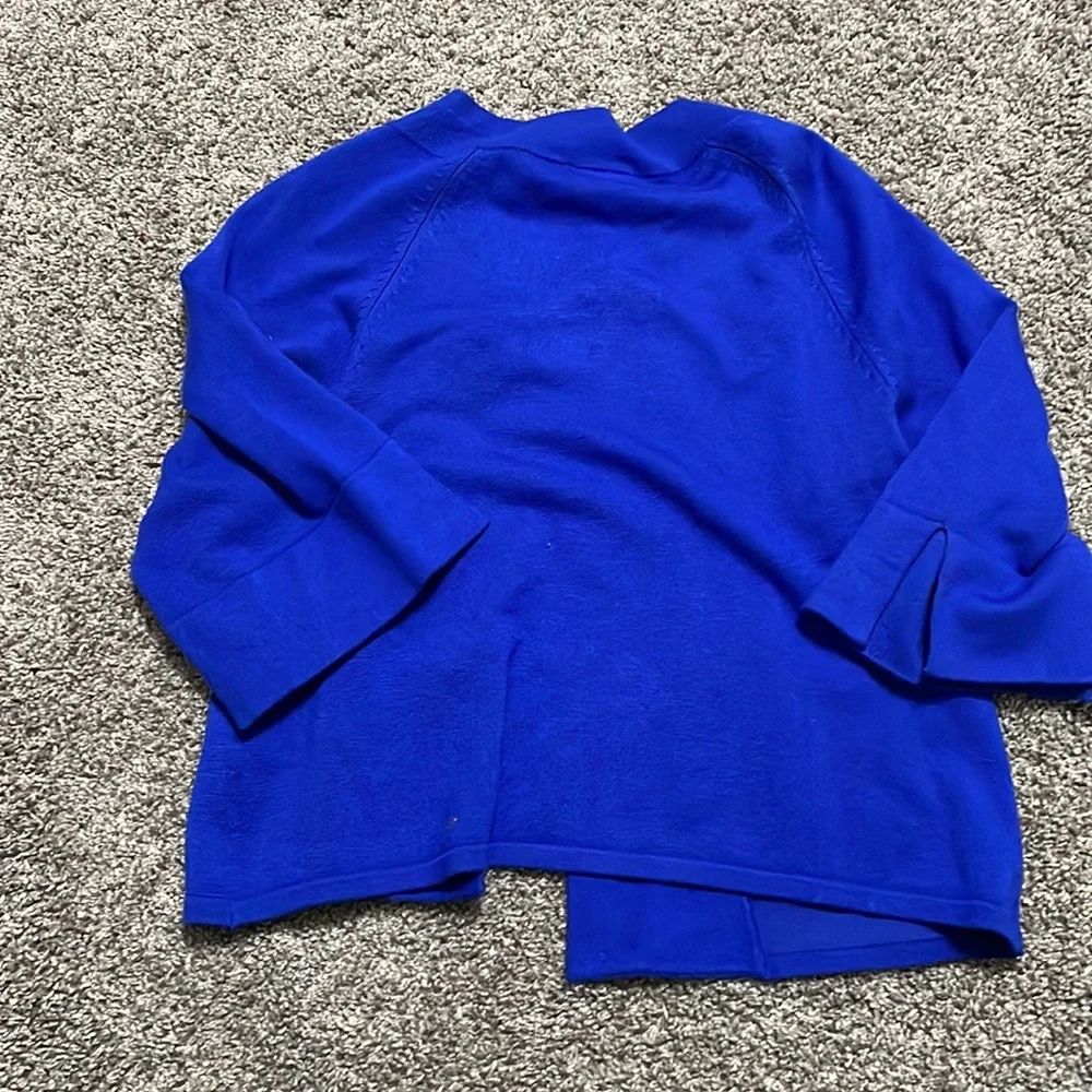 Tailor B. Moss sweater cardigan Women’s Royal Blue  w/3 hooks at collar‎ Small